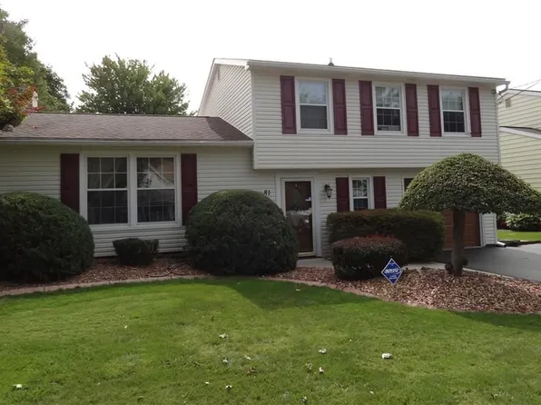 81 E Buffalo St, Churchville, NY 14428