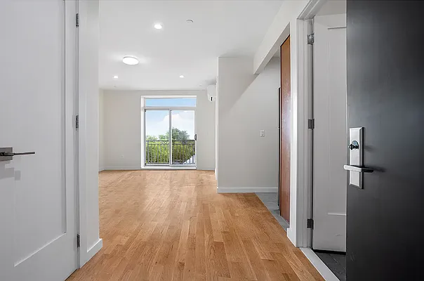 Rented by Nest Seekers International | media 13