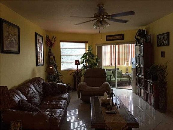 4th image of 1671 NE Miami Gardens Dr APT 247