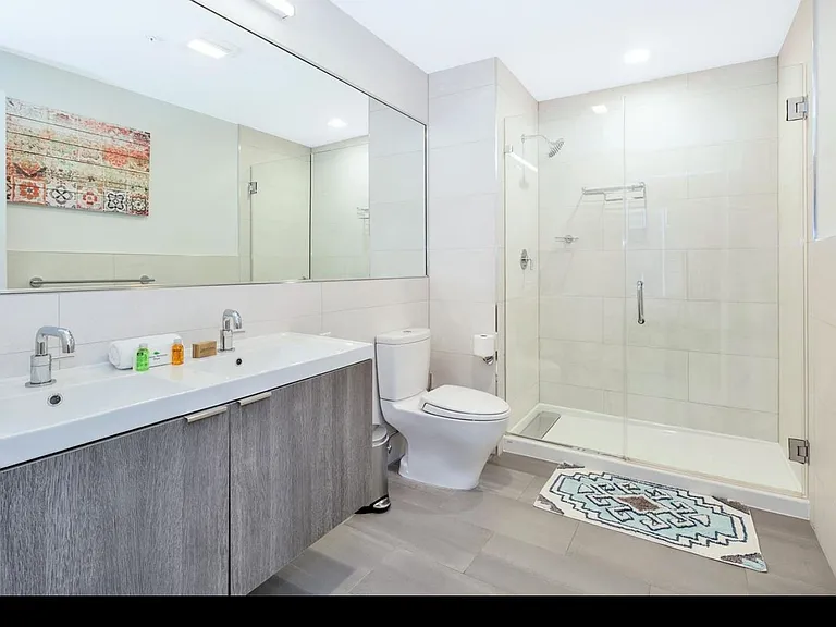 1101 Grand St #302 — Photo 11