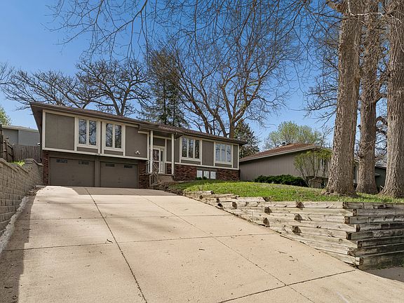 3rd image of 12730 Forestdale Dr