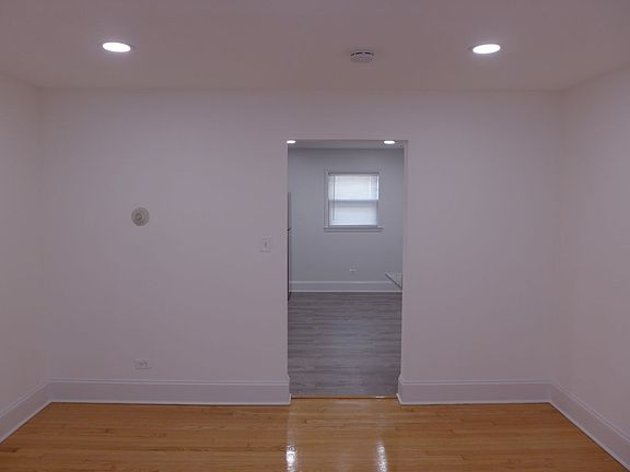3rd image of 1214 Marengo Ave #1