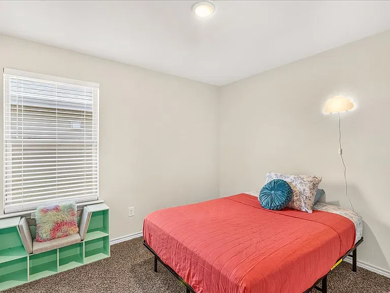 3913 Targaryen Way — Photo 24