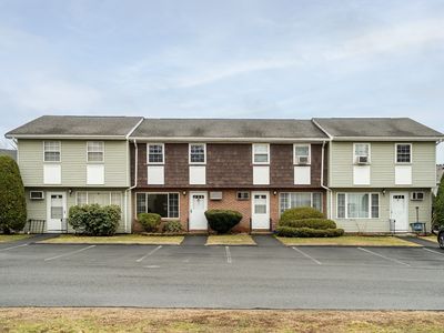 945 Riverside Dr APT 24B, Methuen, MA, 01844