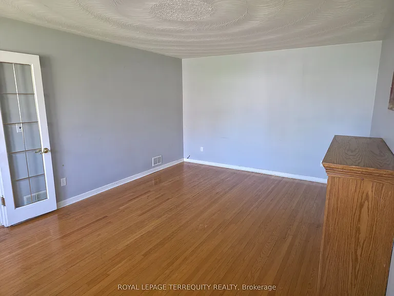 319 Hillcroft St #MAIN — Photo 8