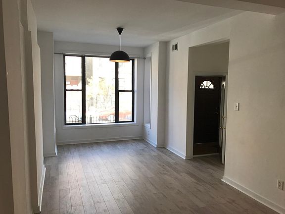 2nd image of 1509 N Rockwell St APT 1F