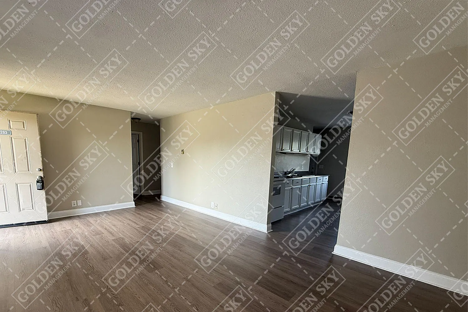 203 South Keystone Circle - 203 — Photo 3