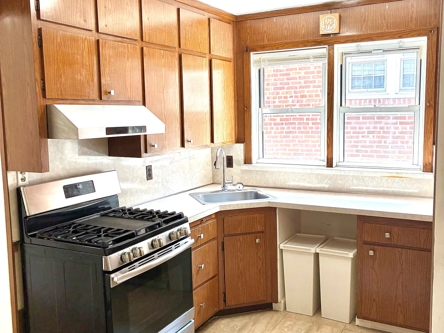 4 bed, 940 sqft, $3,400 — Photo 3