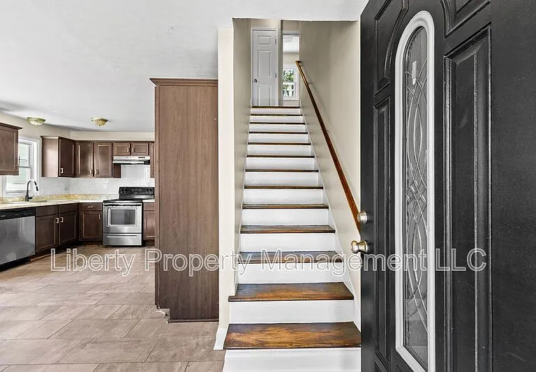 4905 Ashton Rd — Photo 2
