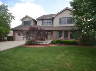 1056 Norwalk Rd, Lemont, IL 60439