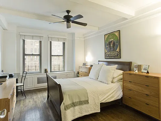 Sold by Sotheby's International Realty | media 6