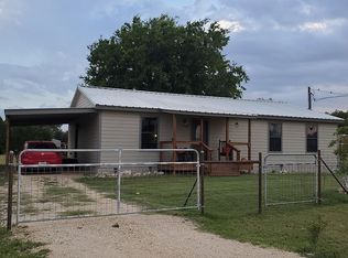 604 Mountain View Dr, Bandera, TX 78003
