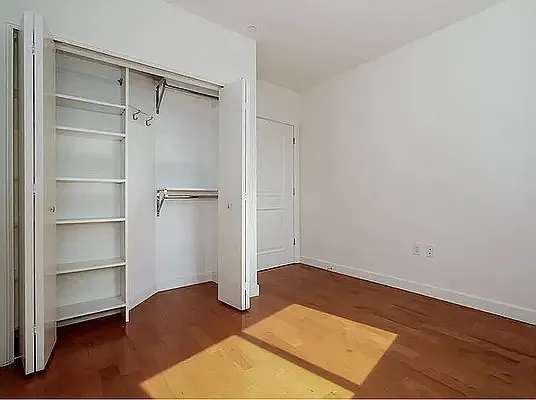 Rented by Safdie Realty Group | media 15