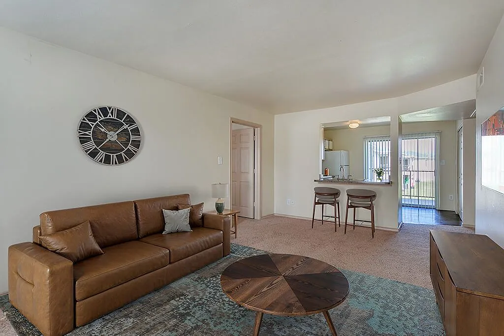 Paradise Oaks Apartments — Photo 3