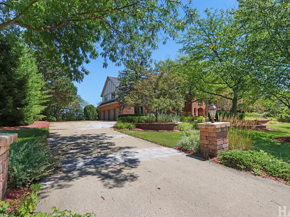 35 Revere Dr, South Barrington, IL 60010