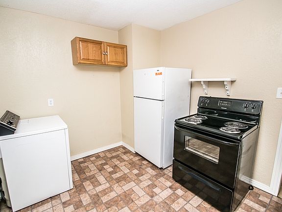 5th image of 3229 Saint Paul St