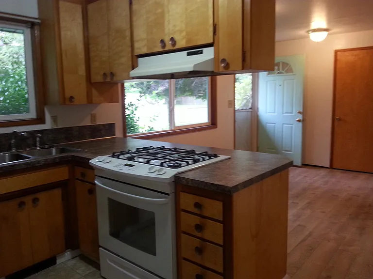 1331 NW Circle Blvd — Photo 4