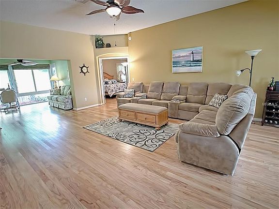 5th image of 136 Costa Mesa Dr