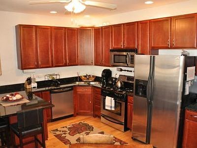 3rd image of 1214 W Thorndale Ave