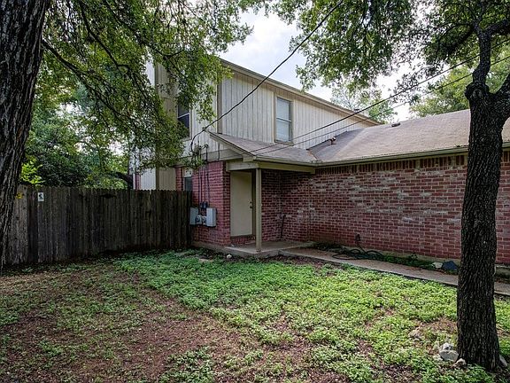 3rd image of 6203 Parkwood Dr #B