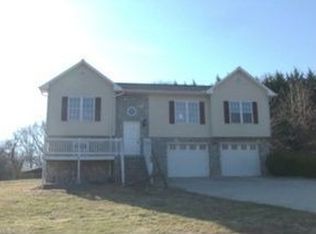 3921 Leah Belle Ln, Lenoir, NC 28645