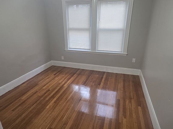 4th image of 139 Lawton Ave APT 6