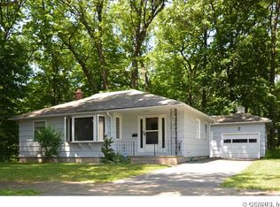 68 Holcroft Rd W, Rochester, NY 14612