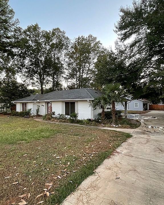 1st image of 305 Bay Park Dr
