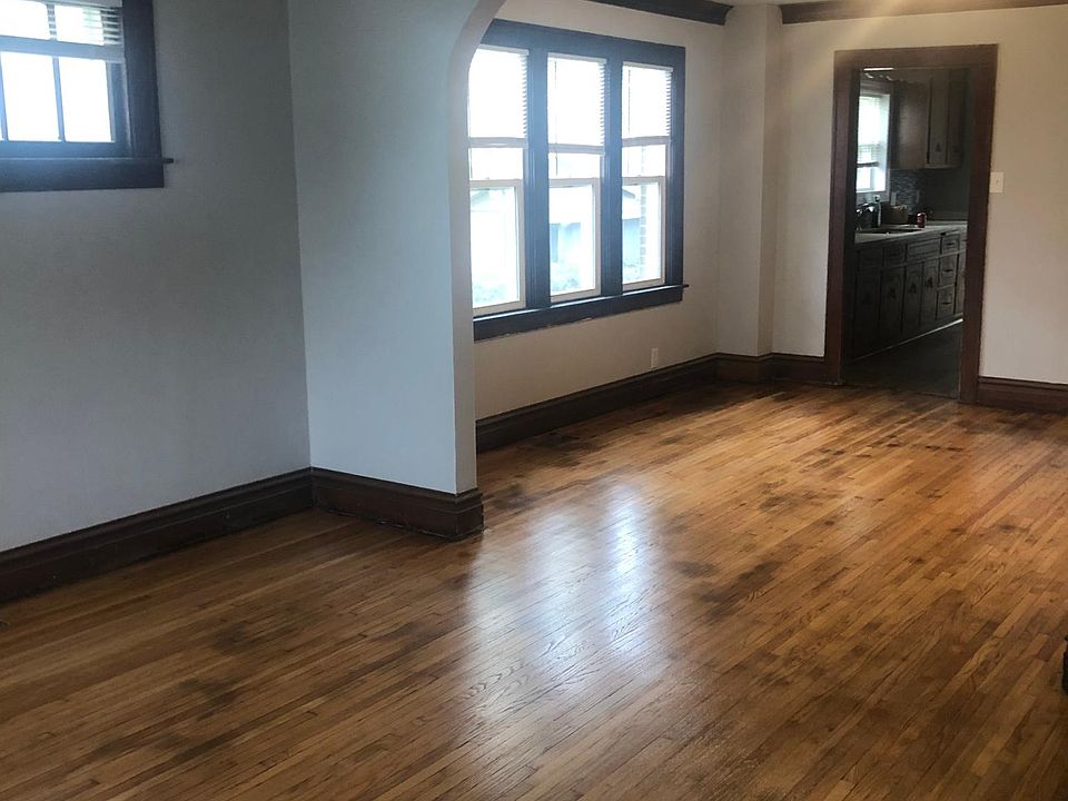 1st image of 915 Vine St