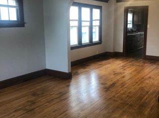 915 Vine St, Joliet, IL 60435