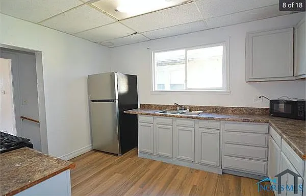 2249 Avondale Ave — Photo 9