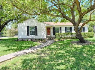 1801 Willow Rd, Carrollton, TX 75006