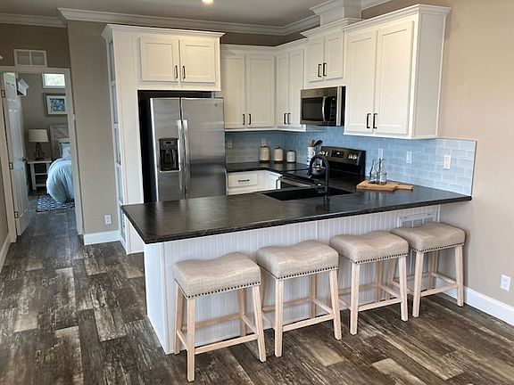 4th image of 12079 Lakeshore Way