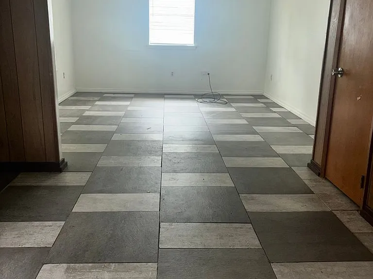 6560 Lake Forest Dr — Photo 5