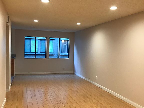 4th image of 526 Oak St APT 3