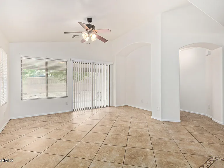 2521 W Desert Spring Way — Photo 12