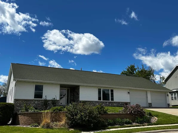 3045 Indiana Ct, Dubuque, IA 52001