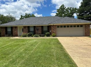 1916 Palmetto Rd, Benton, LA 71006