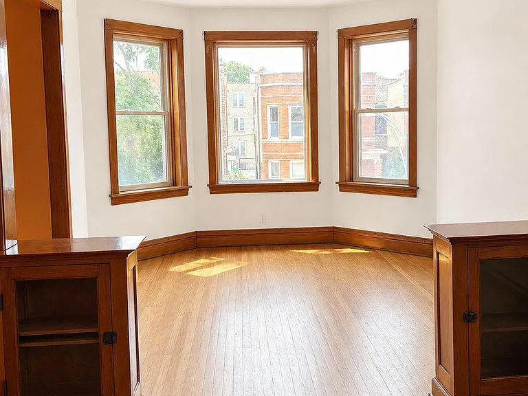 2322 W Walton St #2 — Photo 3