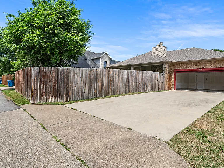 8406 Willowbrook Dr — Photo 27