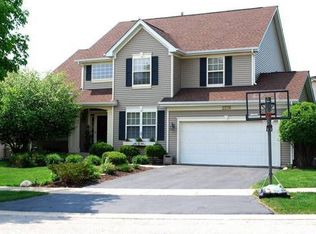 2376 Autumn Grove Cir, Aurora, IL 60504