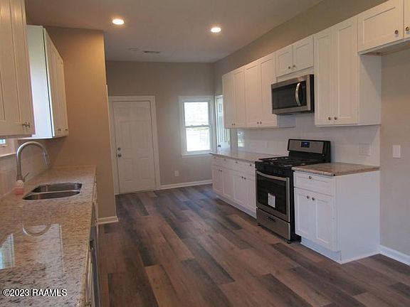 4th image of 313 Magnolia Ave