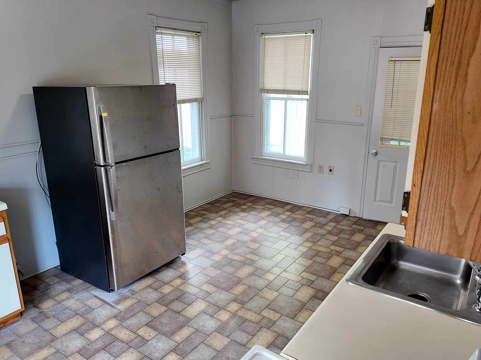 1 bed, $1,050 — Photo 4