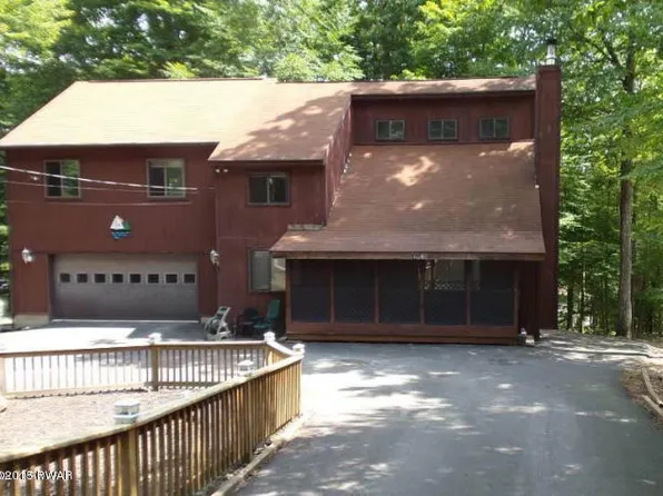 1012 Fawnhill Ct, Lake Ariel, PA 18436