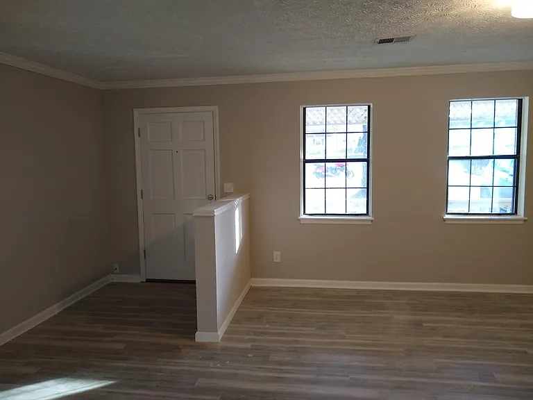 2525 Lake Ct — Photo 4