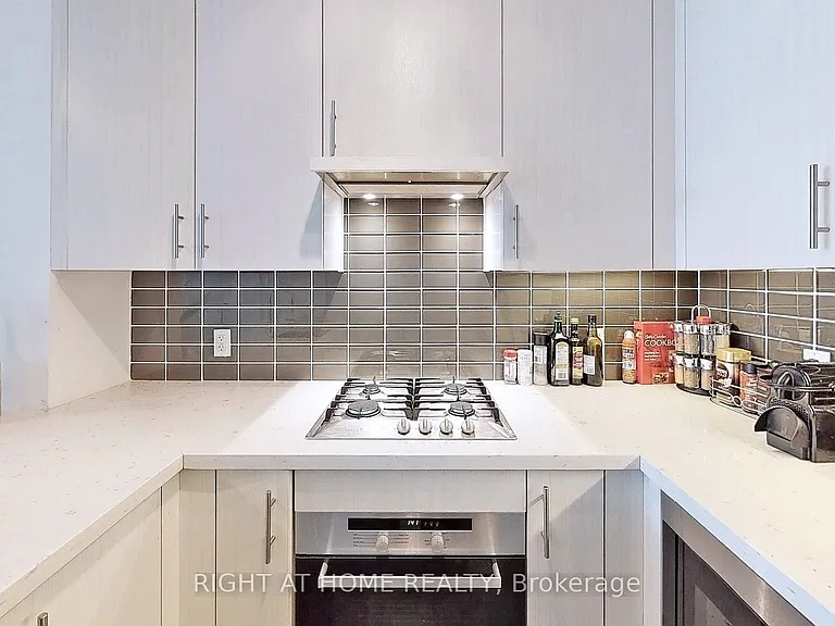 39 Queens Quay E #920 — Photo 7