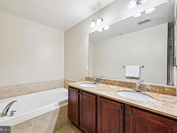 5th image of 6467 Cornwall Dr Unit 56
