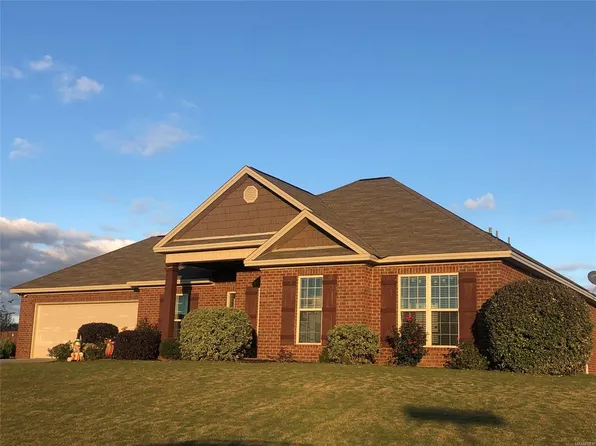 16 Cotton Terrace Dr, Deatsville, AL 36022