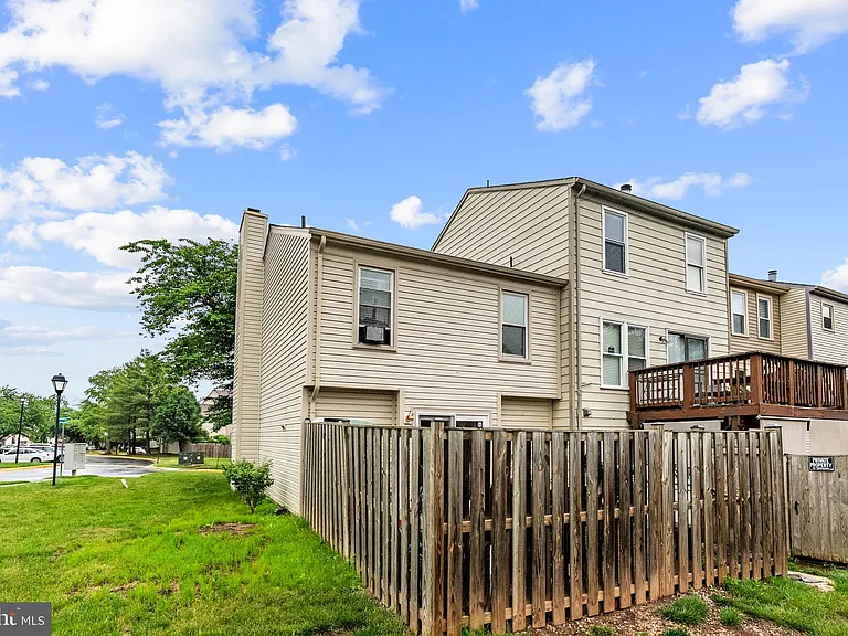 7302 Rokeby Dr — Photo 37