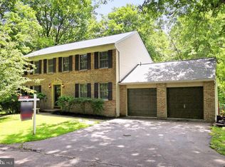 9302 Willow Pond Ln, Burke, VA 22015